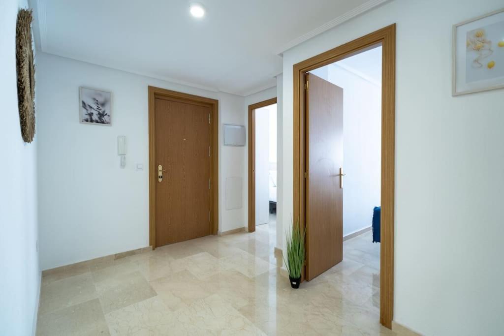 Amplio Apartamento 2 Dormitorios Cerca De La Playa Αλικάντε Εξωτερικό φωτογραφία