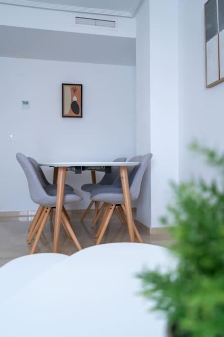 Amplio Apartamento 2 Dormitorios Cerca De La Playa Αλικάντε Εξωτερικό φωτογραφία